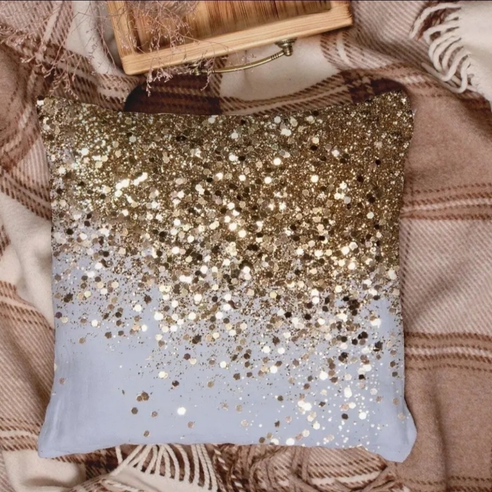 Nwt white and gold decorative pillow case